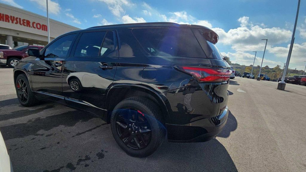 Used 2023 Chevrolet Traverse Premier w/ Redline Edition image 8