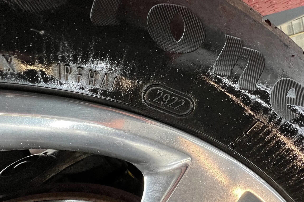 Used 2004 Cadillac XLR image 90