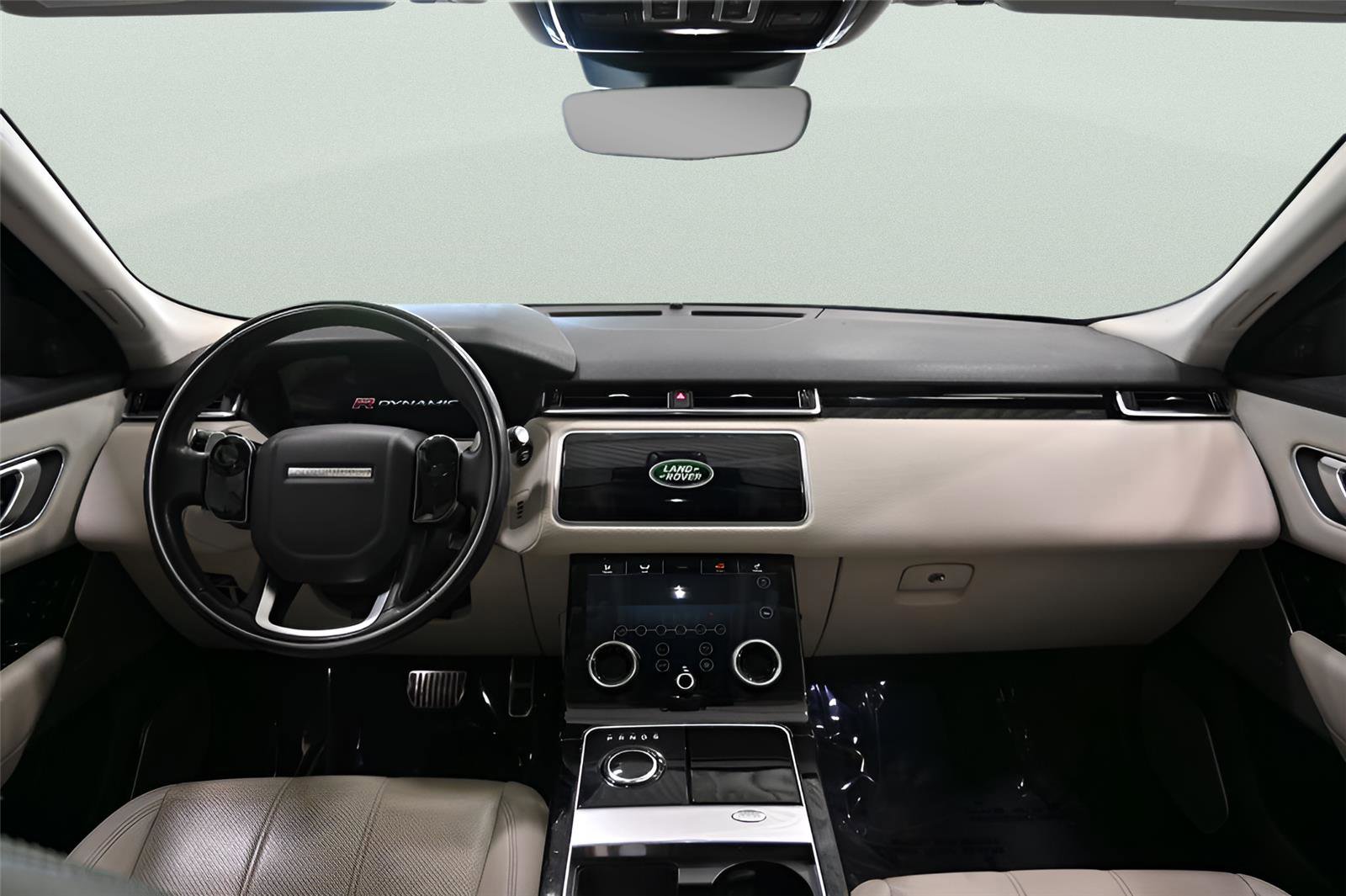 Used 2018 Land Rover Range Rover Velar R-Dynamic SE AWD/4WD image 15