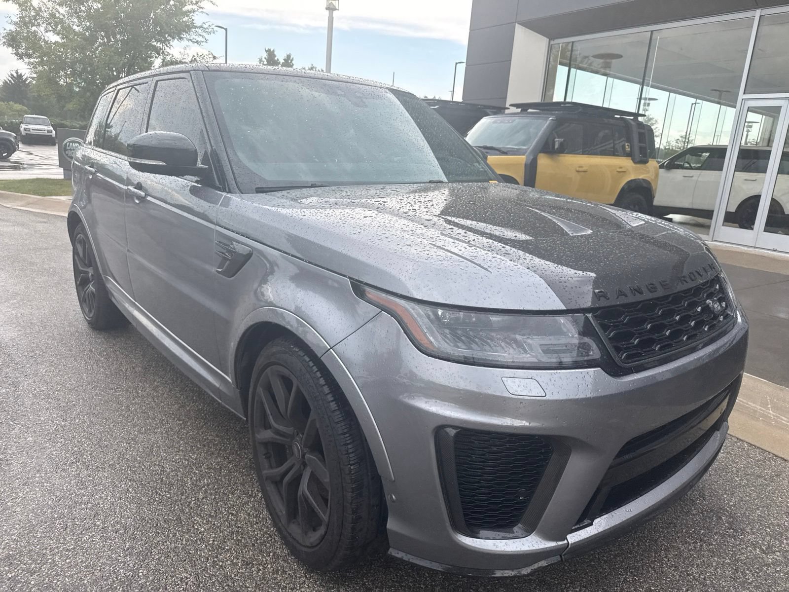 Used 2020 Land Rover Range Rover Sport SVR AWD/4WD image 3