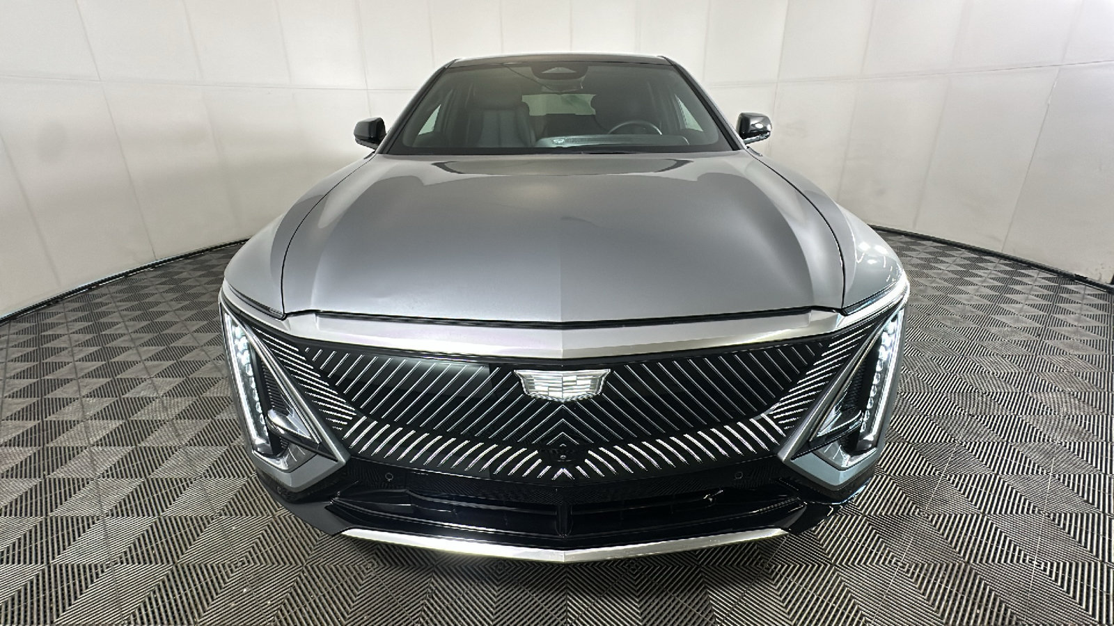 Used 2024 Cadillac Lyriq Luxury AWD/4WD image 8