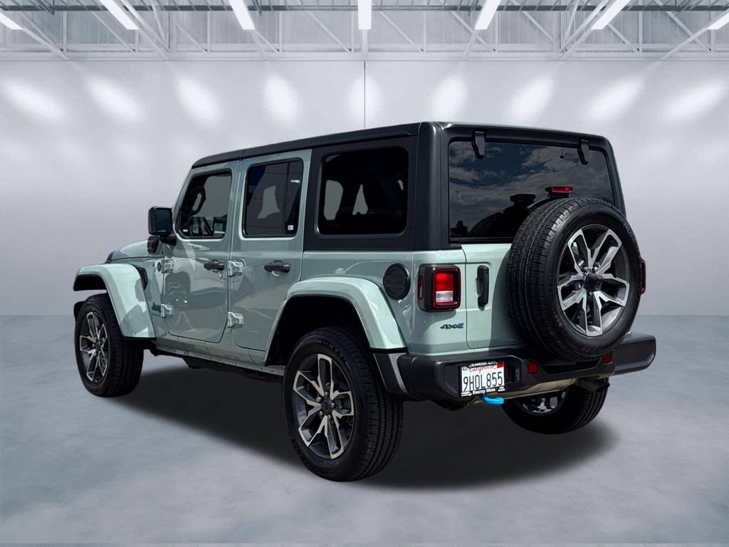 Used 2024 Jeep Wrangler Unlimited AWD/4WD image 4