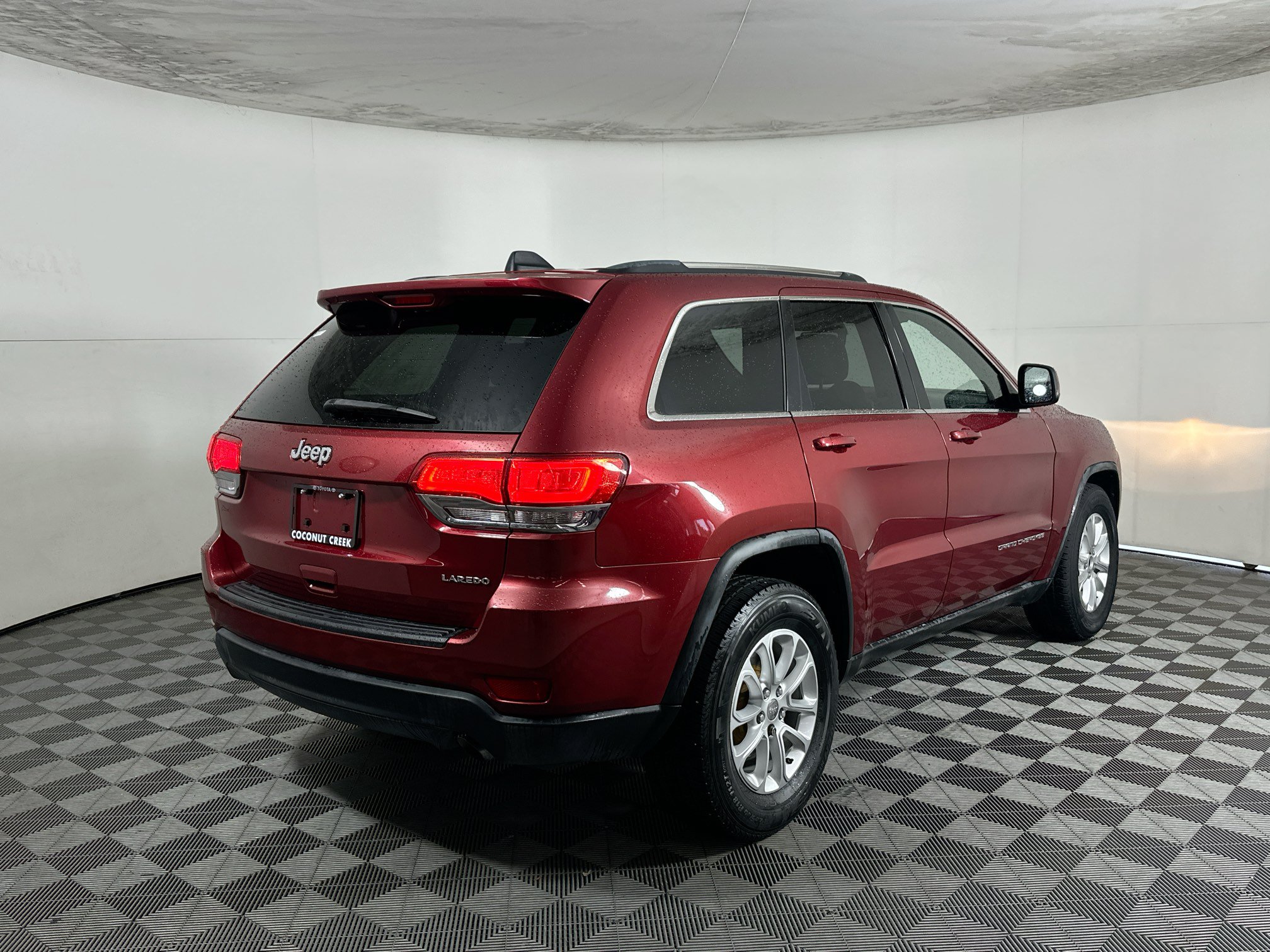 Used 2014 Jeep Grand Cherokee Laredo w/ Security & Convenience Group RWD image 3