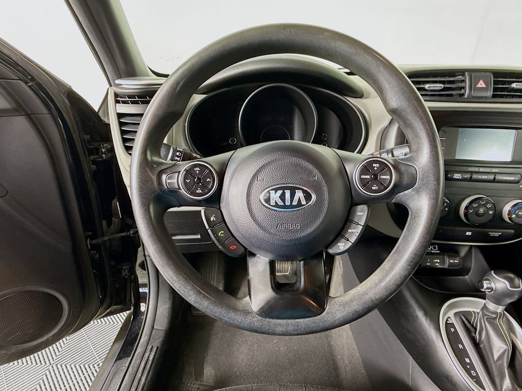 Used 2015 Kia Soul + FWD image 11