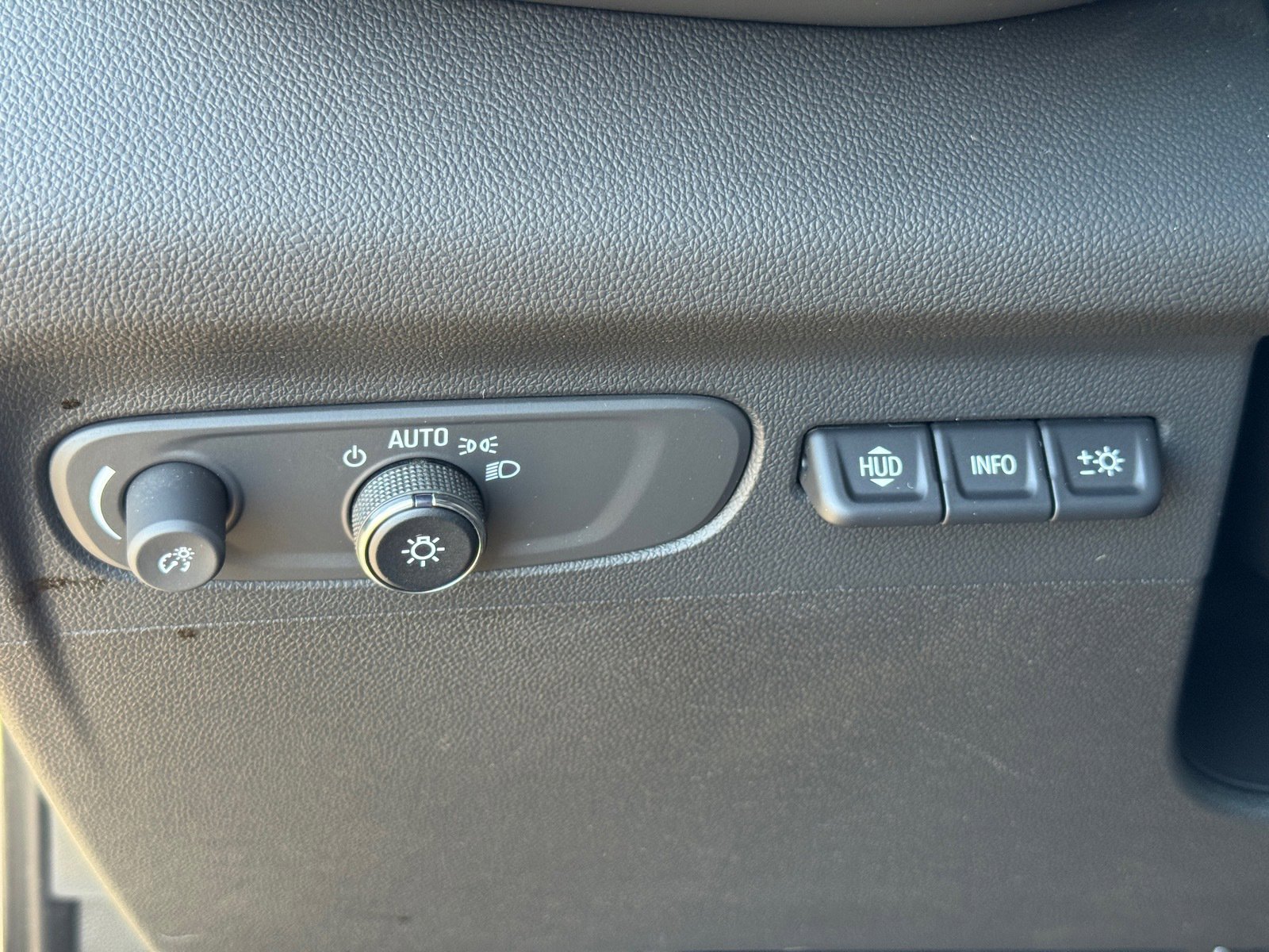 Used 2022 Buick Envision Essence w/ Technology Package II image 20