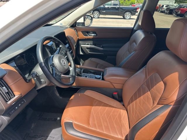 Used 2023 Nissan Pathfinder Platinum w/ Cargo Package AWD/4WD image 24