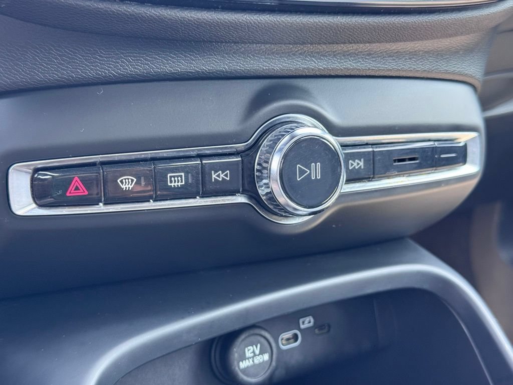 Used 2023 Volvo C40 P8 Recharge Ultimate AWD/4WD image 12