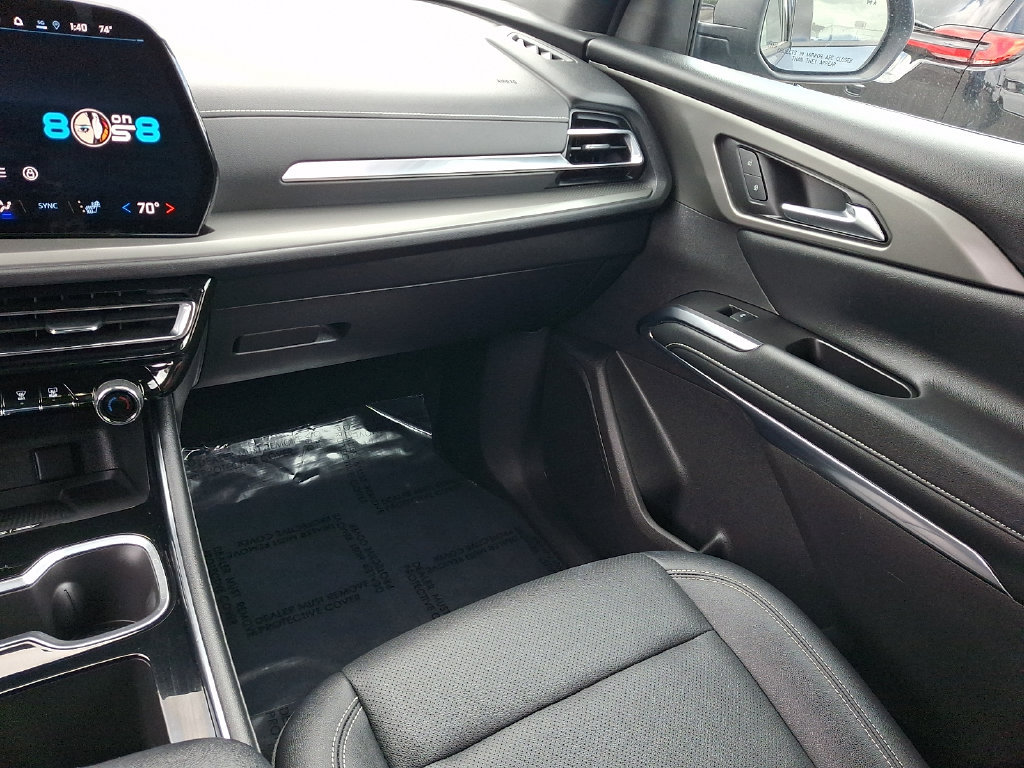 Used 2025 Chevrolet Traverse LT AWD/4WD image 17
