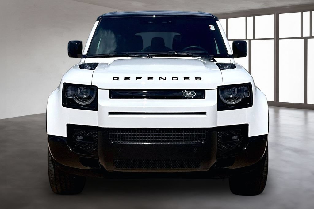 Certified 2025 Land Rover Defender 130 X-Dynamic SE AWD/4WD image 3