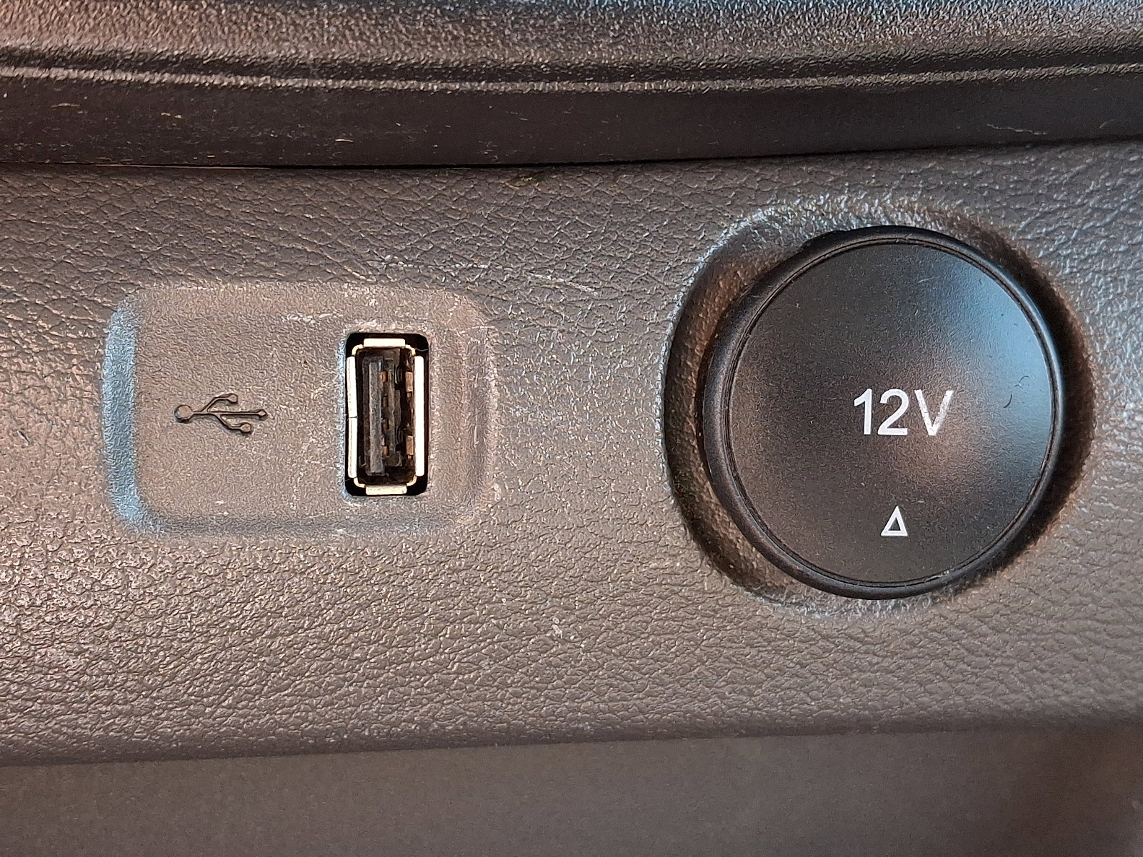 Used 2024 Ford Transit 250 Low Roof w/ Exterior Upgrade Package image 22