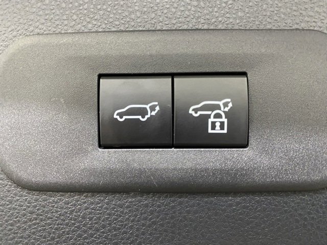 Certified 2025 Toyota Crown Signia w/ Advanced Technology Package image 12