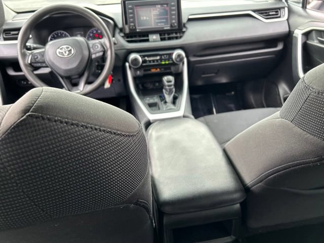 Used 2020 Toyota RAV4 LE FWD image 7