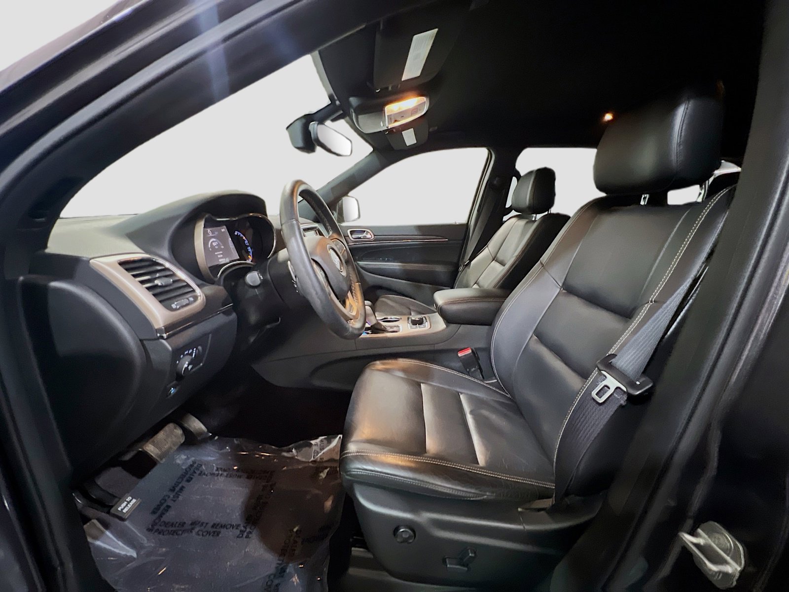 Used 2017 Jeep Grand Cherokee Limited AWD/4WD image 15