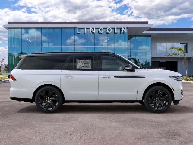 New 2027 Lincoln Navigator L Black Label RWD image 5