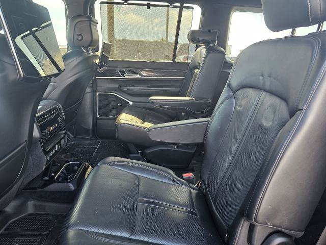 Used 2022 Jeep Wagoneer Series III w/ Premium Group I AWD/4WD image 44