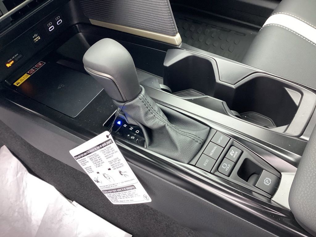 New 2026 Toyota Camry Hybrid image 13