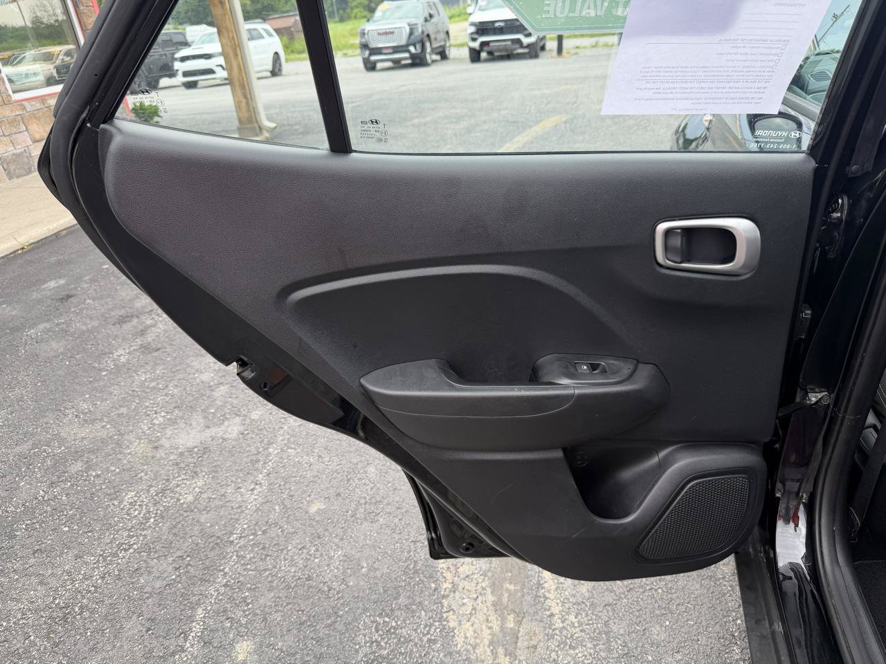 Used 2022 Hyundai Venue SEL w/ Cargo Package FWD image 17