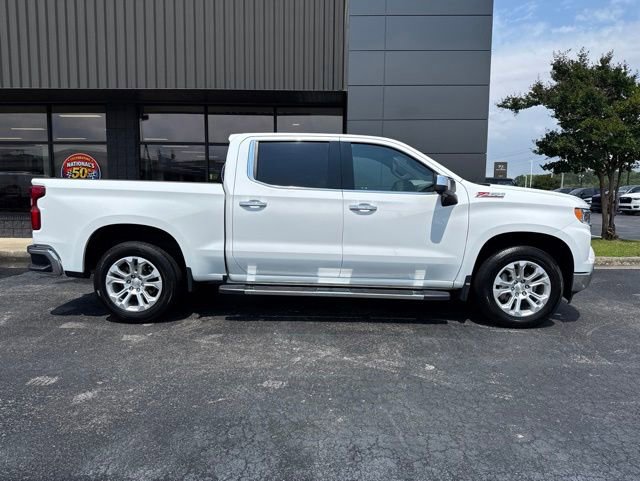 Used 2022 Chevrolet Silverado 1500 LTZ AWD/4WD image 2