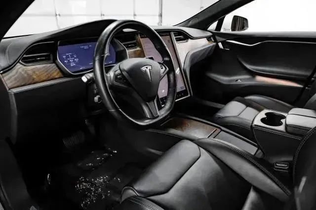 Used 2018 Tesla Model S 75D image 3