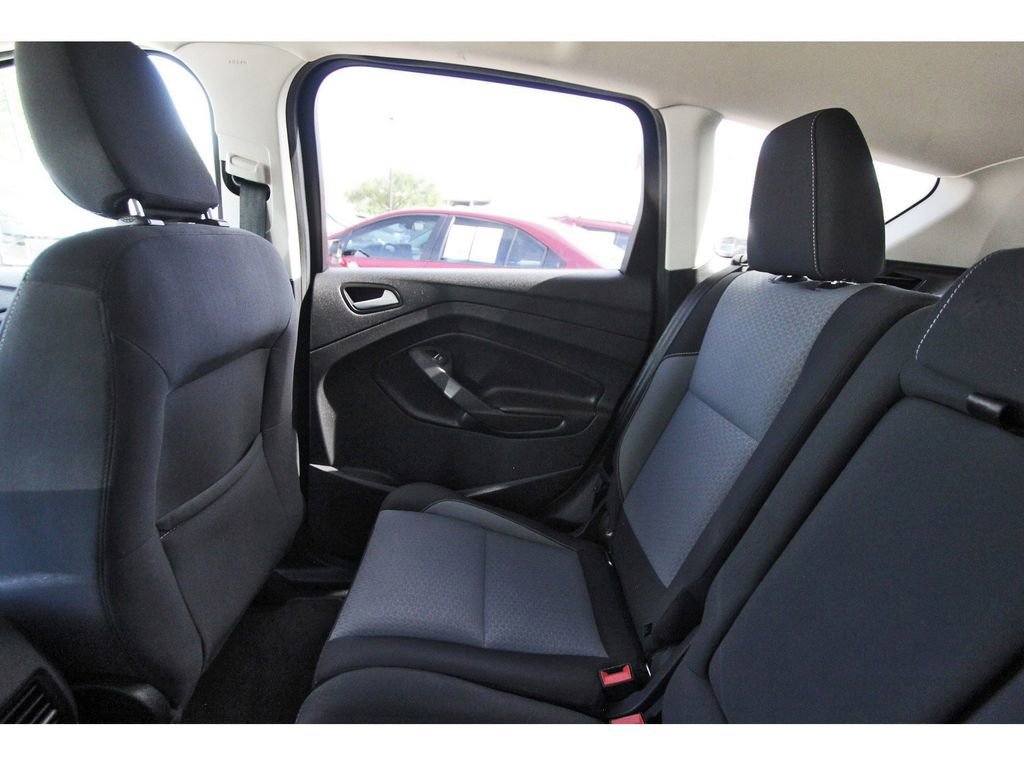 Used 2019 Ford Escape SE image 12