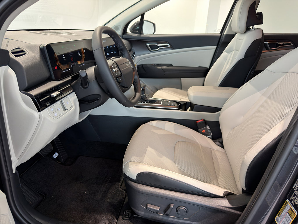 Certified 2026 Kia Sportage EX FWD image 12