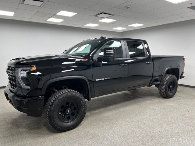Used 2024 Chevrolet Silverado 2500 ZR2 w/ Technology Package image 6