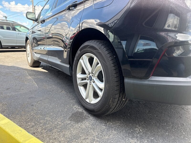 Used 2020 Ford Edge SEL AWD/4WD image 6