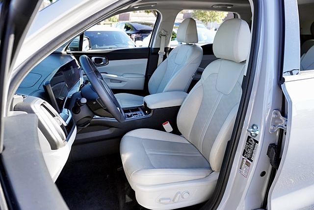 Used 2025 Kia Sorento EX w/ Panoramic Sunroof Package FWD image 16
