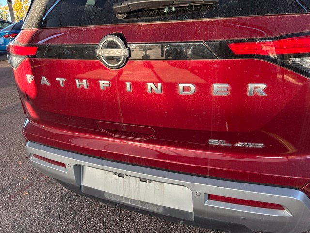 Used 2024 Nissan Pathfinder SL AWD/4WD image 5