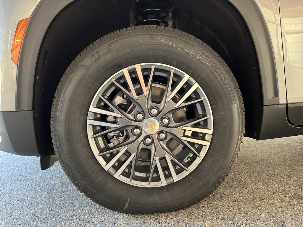 New 2026 Chevrolet Traverse LT w/ LPO, Floor Liner Package FWD image 33