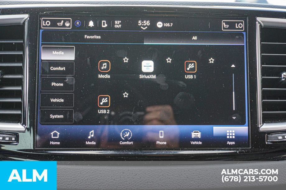 Used 2023 Chrysler Pacifica Touring-L FWD image 42