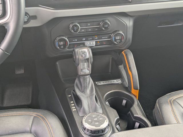 Used 2023 Ford Bronco Badlands w/ Sasquatch Package AWD/4WD image 17