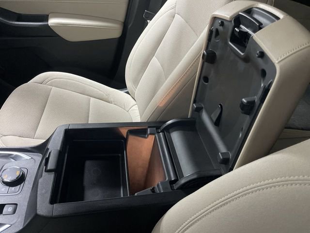 Used 2023 Chevrolet Traverse LT w/ Rear Camera Mirror Package image 21