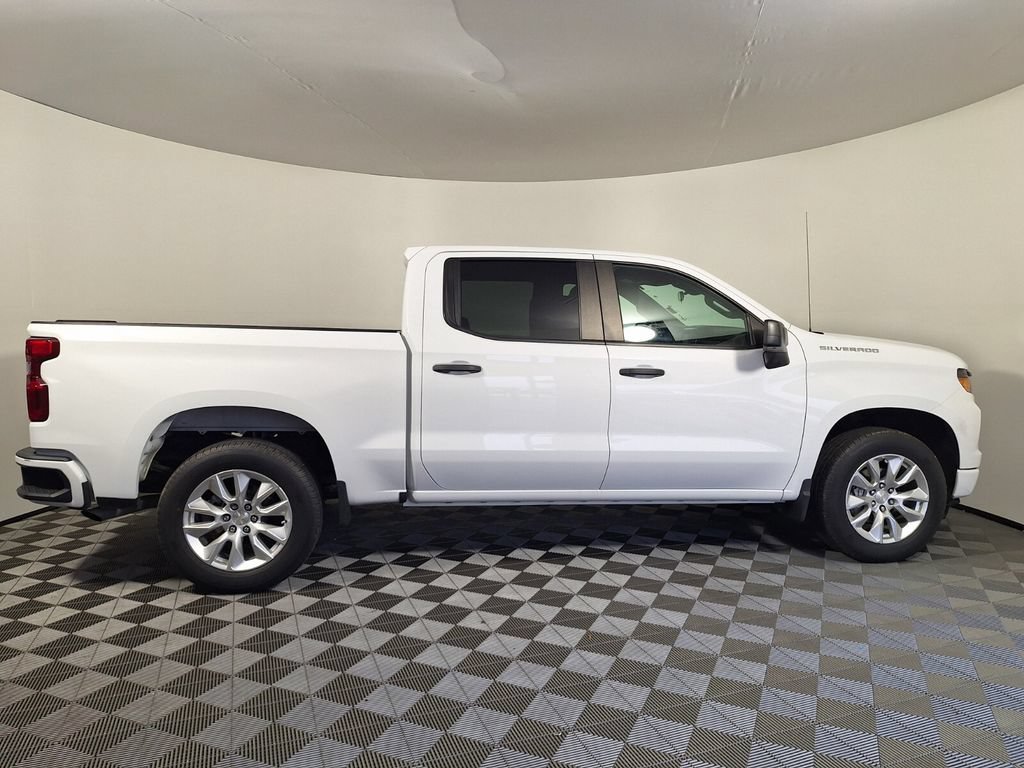 Used 2023 Chevrolet Silverado 1500 Custom RWD image 4