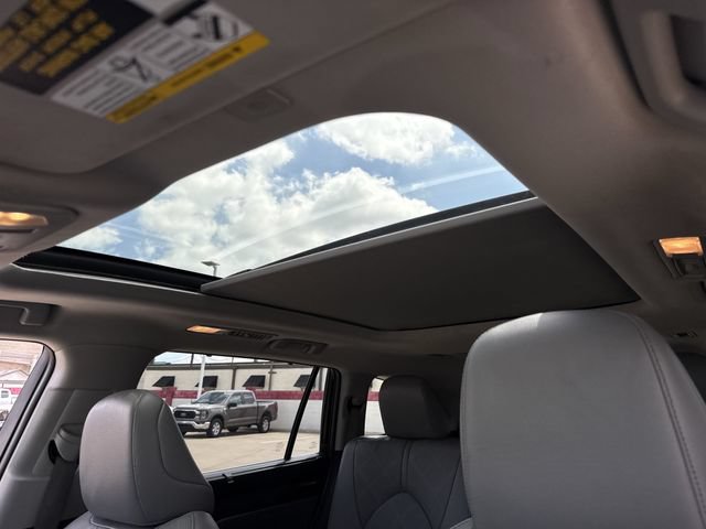 Used 2024 Toyota Highlander Platinum AWD/4WD image 27