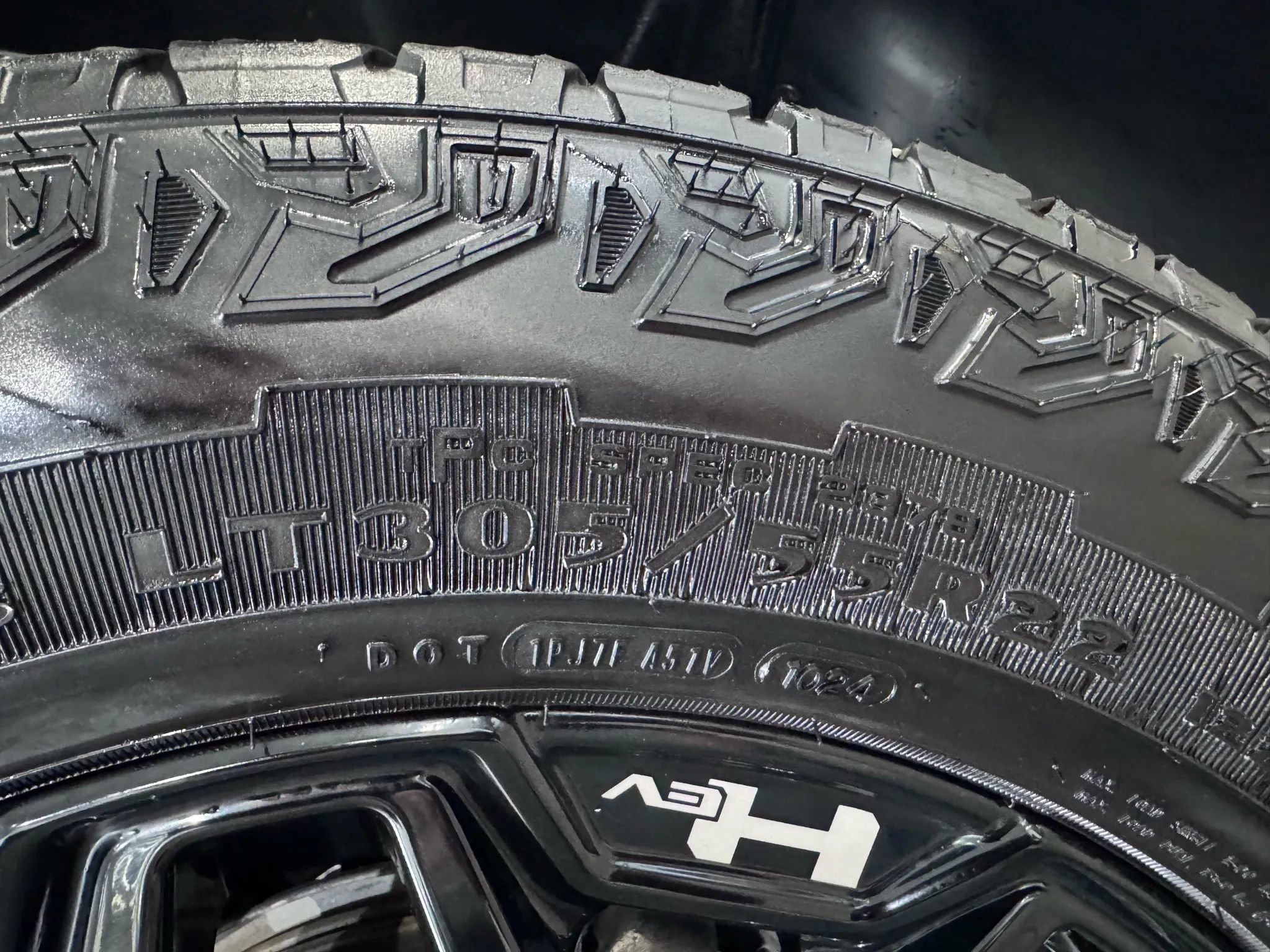 Used 2024 GMC Hummer EV 2X w/ LPO, Illumination Package image 56