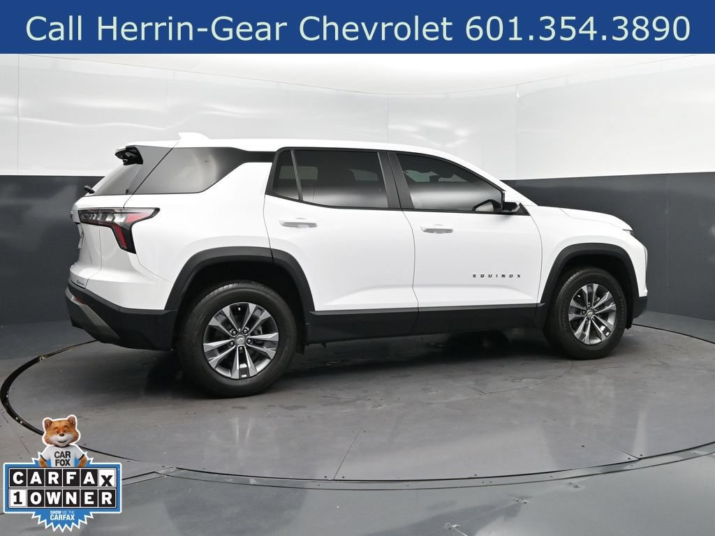 Used 2025 Chevrolet Equinox LT w/ Safety and Technology Package FWD image 8