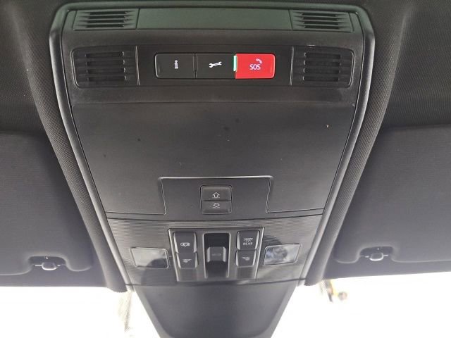 Used 2022 Volkswagen Tiguan SEL R-Line image 27