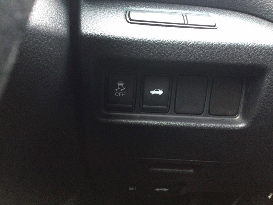 Used 2015 Nissan Altima 2.5 SV w/ Convenience Package FWD image 18