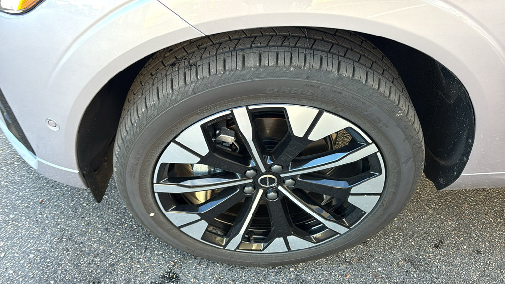 New 2027 Volvo XC60 B5 Plus AWD/4WD image 31