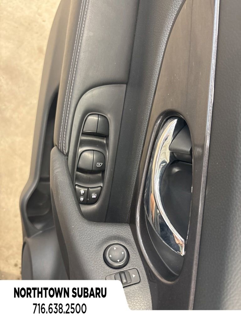 Used 2020 Nissan Rogue SV AWD/4WD image 19