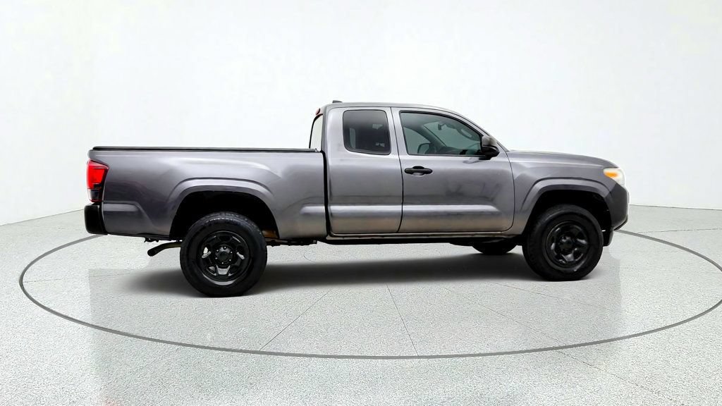 Used 2018 Toyota Tacoma SR RWD image 4