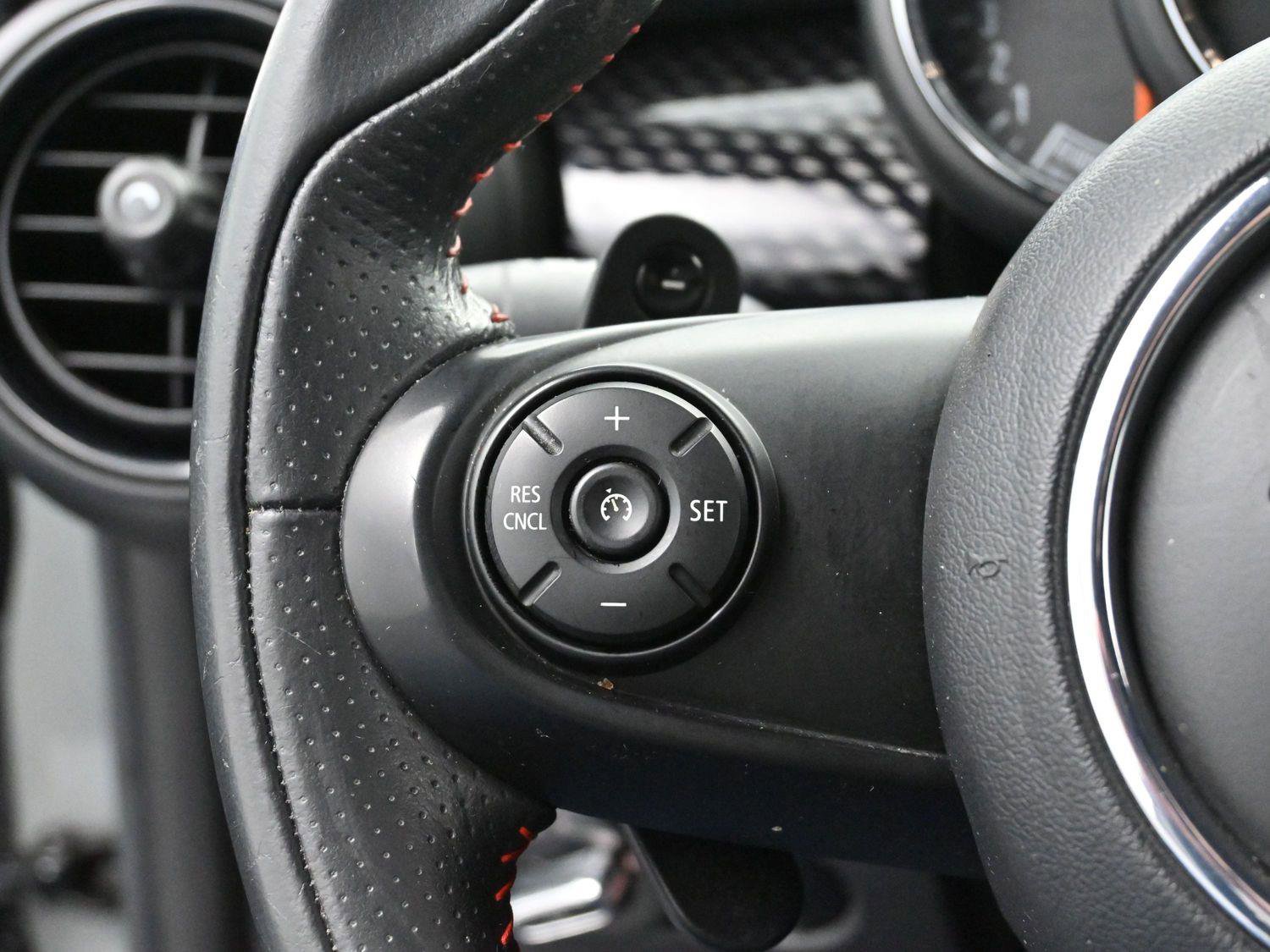 Used 2019 MINI Cooper S image 17