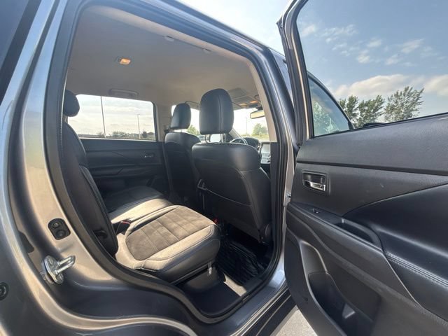Used 2020 Mitsubishi Outlander SE FWD image 36