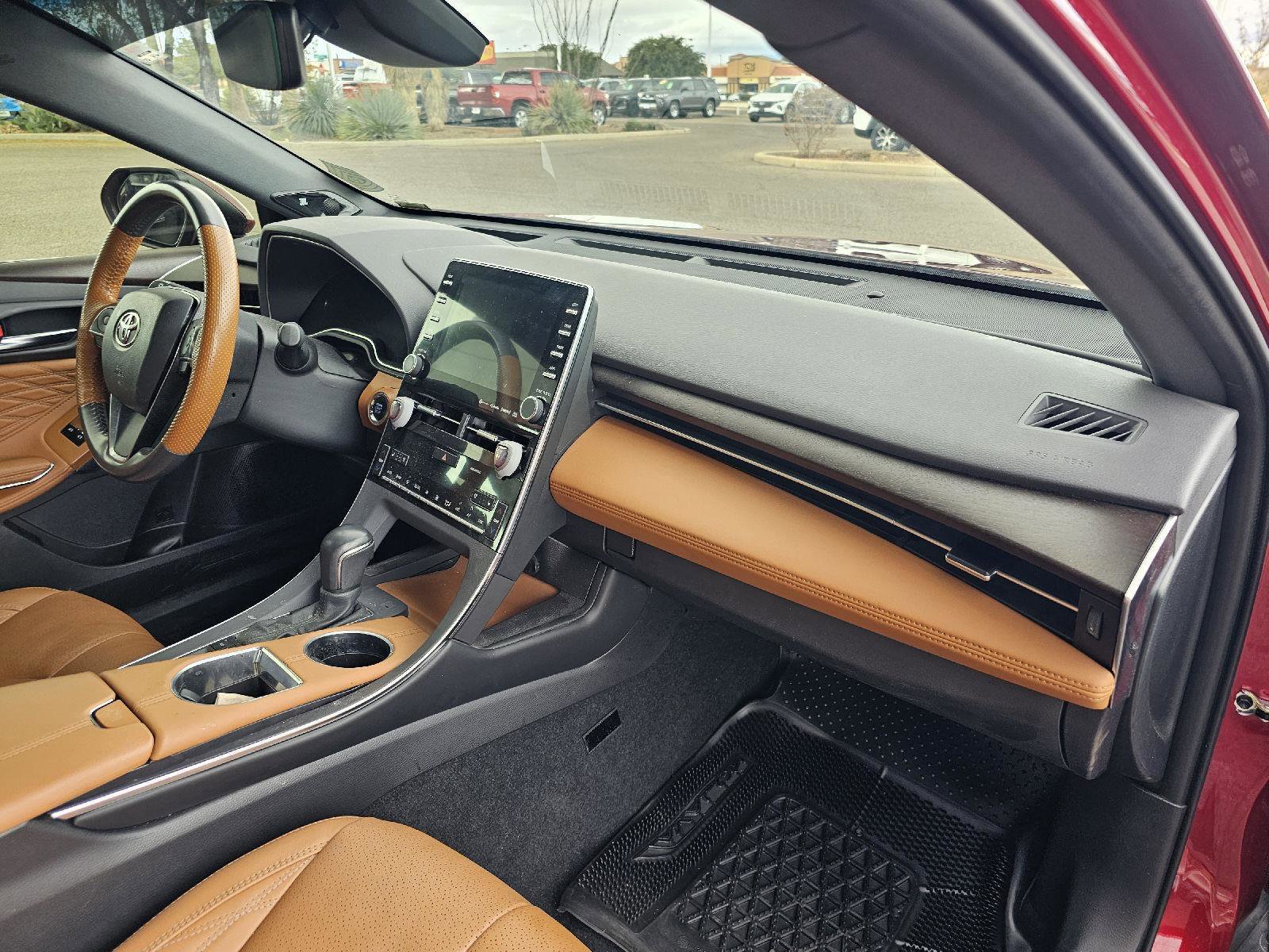 Used 2022 Toyota Avalon Limited image 16