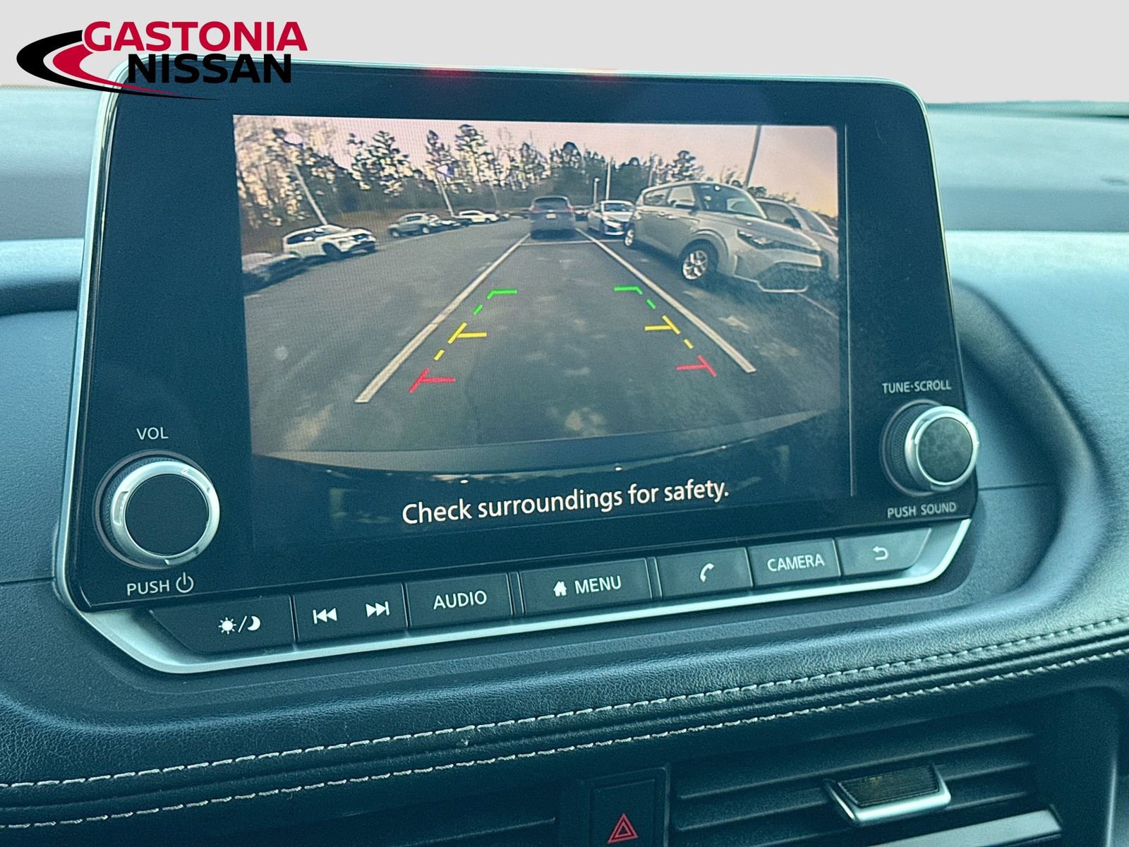 Used 2023 Nissan Rogue SV image 17