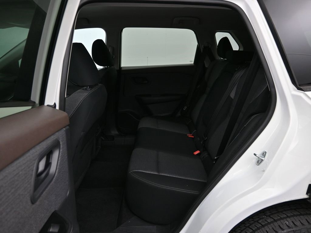 Used 2021 Nissan Rogue S image 21