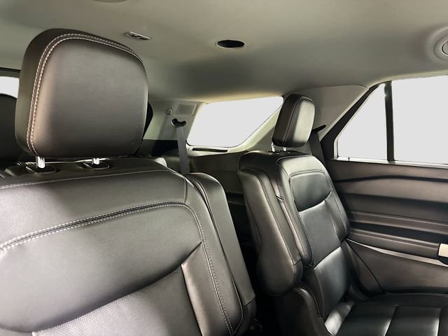 Used 2022 Ford Explorer Limited w/ Equipment Group 301A image 29