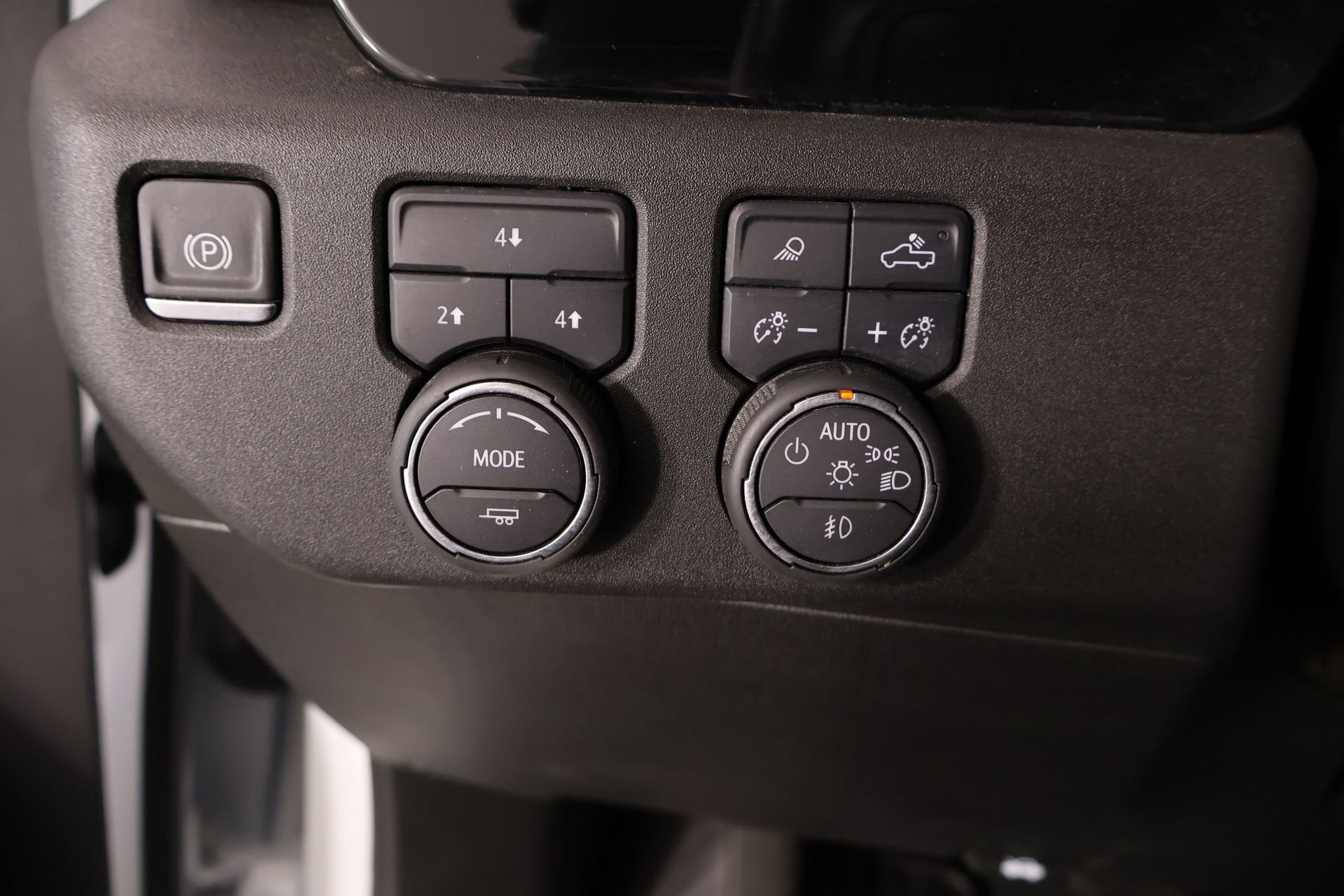Used 2025 Chevrolet Silverado 3500 LT w/ Safety Package AWD/4WD image 9