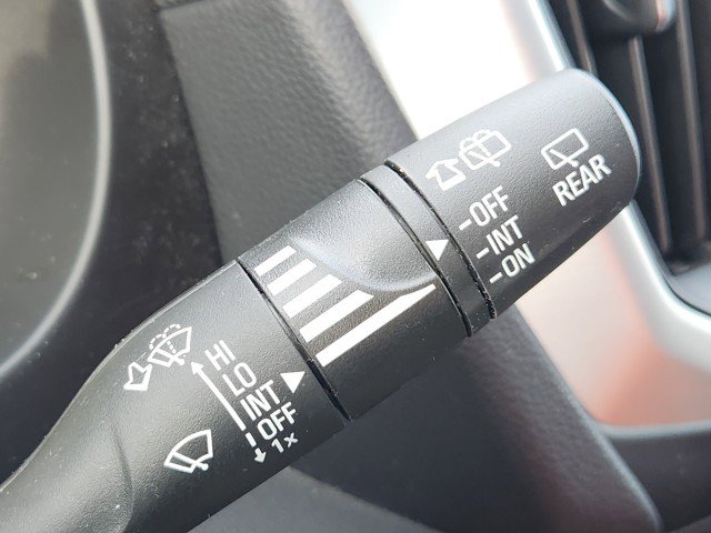 Used 2024 GMC Terrain SLT image 40